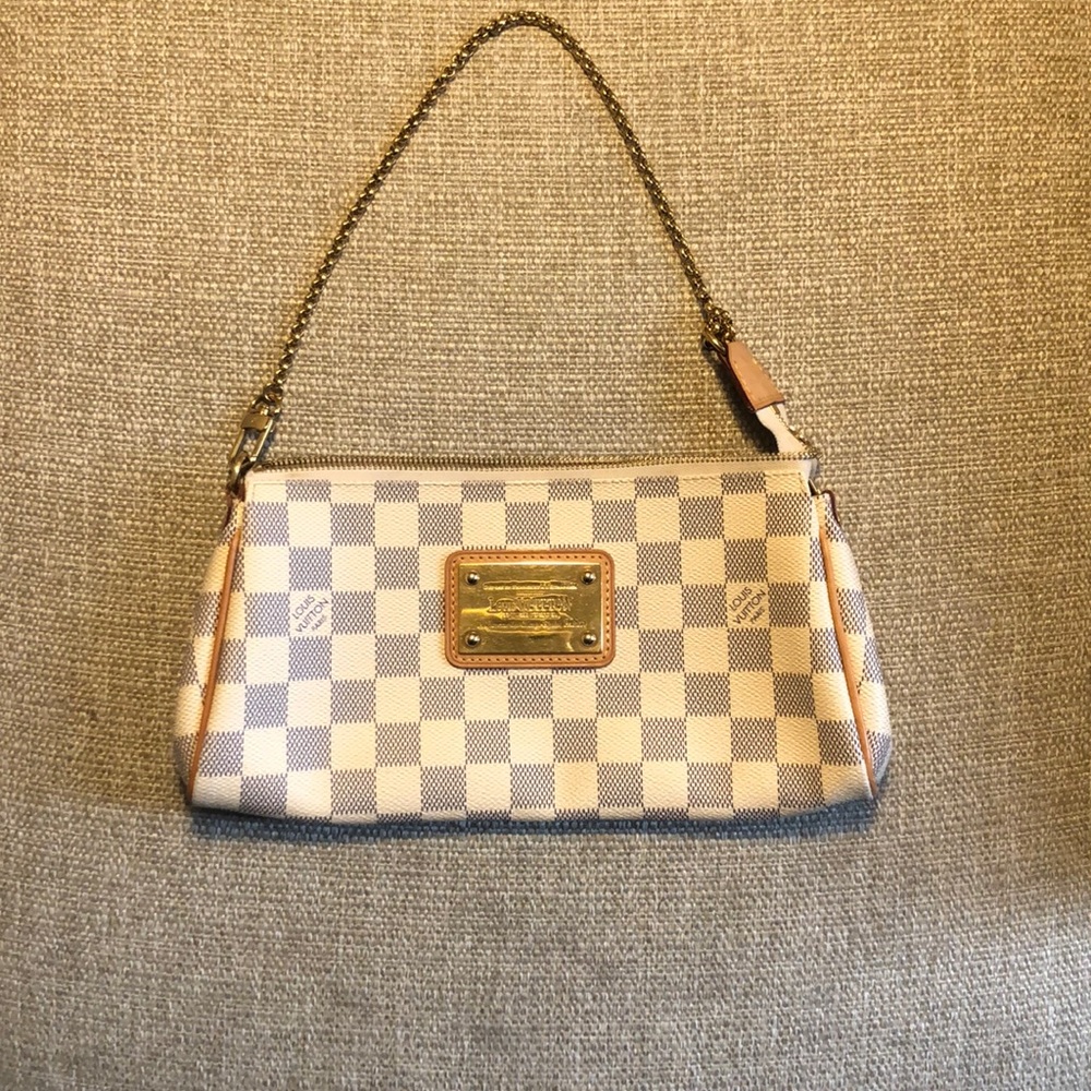 Louis Vuitton white small clutch